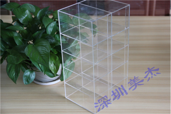 定制亞克力展示架，生產(chǎn)時需要注意哪些問題呢？