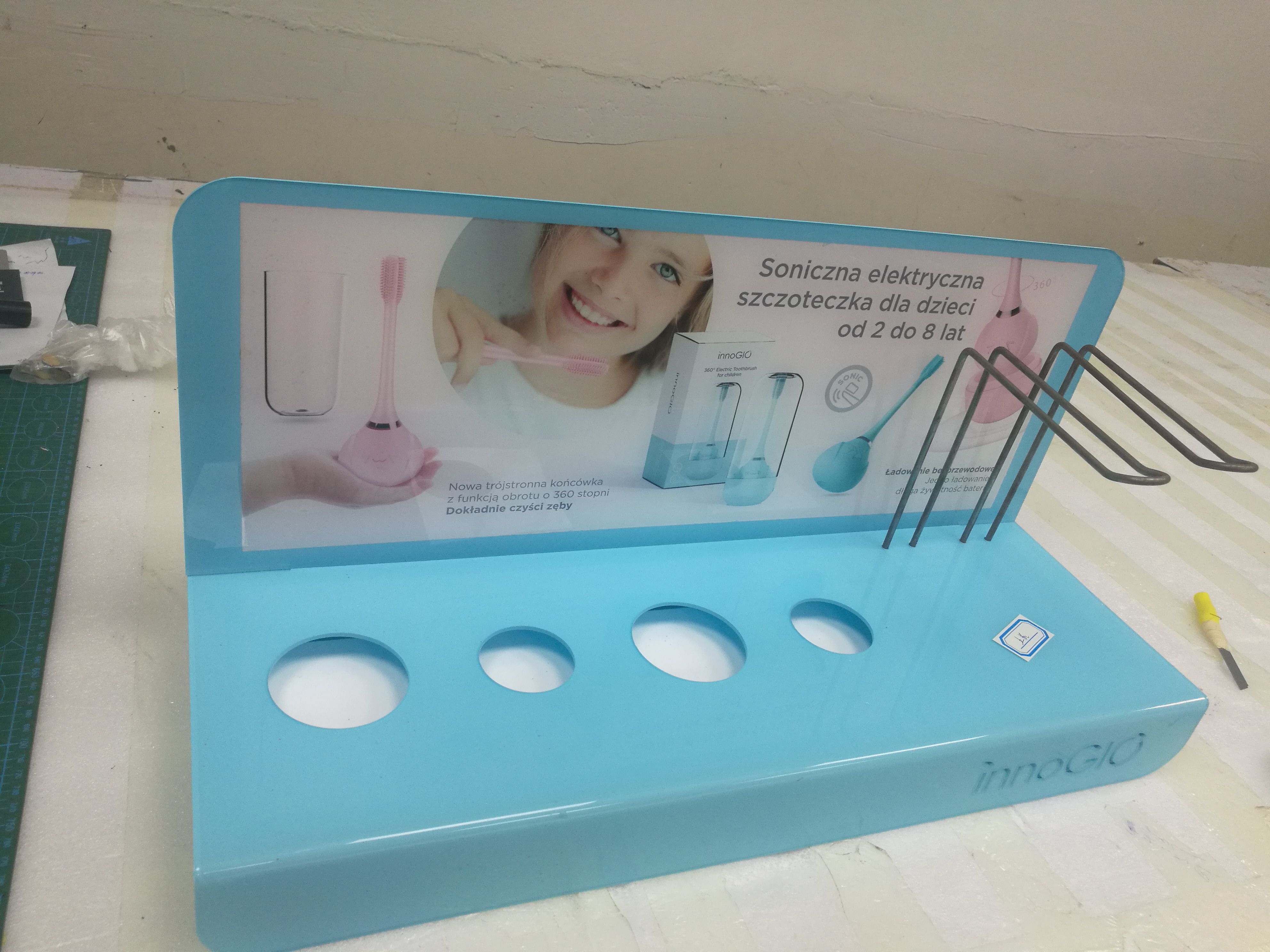 定制化妝品展示架，該如何讓它更具引流作用呢？